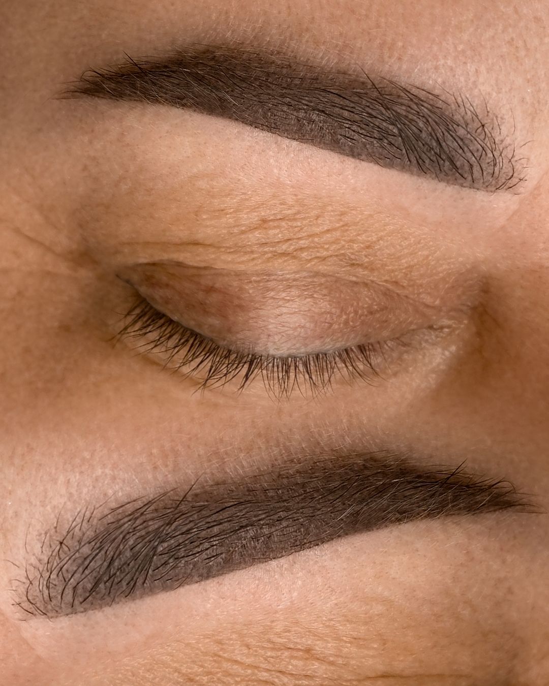 Micropigmentare sprâncene